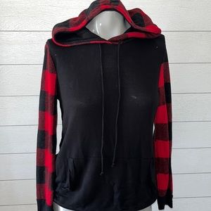 Buffalo plaid pullover sweater S